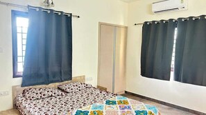 Deluxe Villa - Ocean Retreat (Marakkanam)