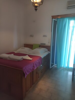 Room - Room 3 at Pagali Hotel in Amorgos (Órmos Aiyialís)