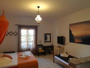 Room - Room 2 at Pagali Hotel with Garden View (Órmos Aiyialís)