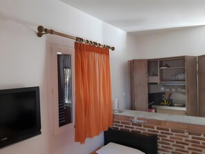 Interior - Room 13 at Pagali Hotel with Sea View (Órmos Aiyialís)