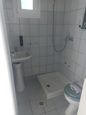 Bathroom - Room 10 at Pagali Hotel in Amorgos (Órmos Aiyialís)