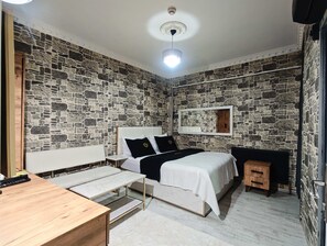 Quarto casal ou duplo luxo, sacada, vista para a cidade