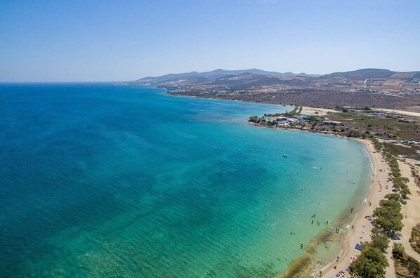 Beach - Room 1 at Pagali Hotel with Garden View (Órmos Aiyialís)