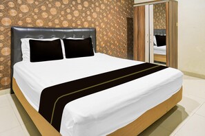 Room - Modern suite Retreat W/ Free WiFi and Parking (Makassar)