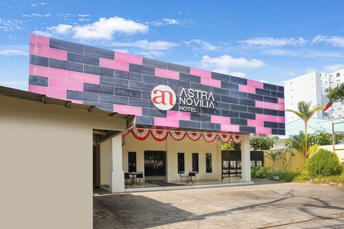 Modern suite Retreat W/ Free WiFi and Parking