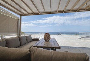 Outdoor dining - Althea Suites 4 by Rentals Pro - Nea Moudania Halkidiki (Nea Moudania)