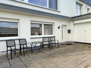 Terrace/patio - Apartment 'Fewo Im Grünen Near Listertalsperre' with Private Terrace, Garden & Wi-Fi (Meinerzhagen)