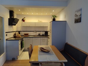 Dining - Apartment 'Fewo Im Grünen Near Listertalsperre' with Private Terrace, Garden & Wi-Fi (Meinerzhagen)