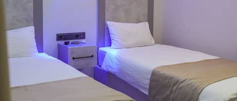 Classic Twin Room, Balcony, City View | Free WiFi