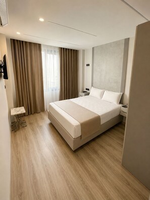 Individually decorated, desk, laptop workspace, free WiFi - Dilara hotel (Mersin)