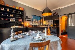Dining - Stylish Montpellier Apartment for 4 (Montpellier)