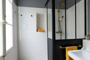 Bathroom - Stylish Montpellier Apartment for 4 (Montpellier)