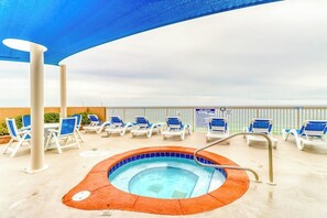 Outdoor spa tub - Beachfront Unit 2304 – Family-Friendly, Oceanfront with Pool and Beach Access (Panama City)