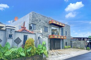 Exterior - Luxury Twin Stay with Free WiFi and Parking (Bandar Lampung)