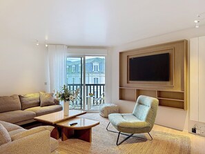 Living area - Urban Elite YourHostHelper (Deauville)