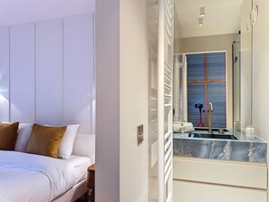 Room - Vrbo Property (Deauville)