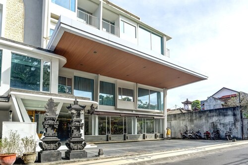 Stylish DBL Suite Escape W/ Free WiFi and Parking