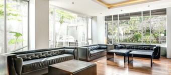 Stylish Twin Suite Escape W/ Free WiFi and Parking