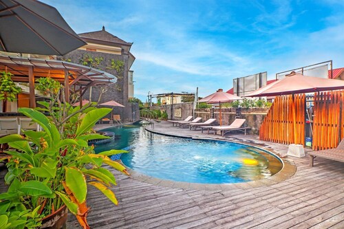 Luxury Two Bedroom Villa with Pool and WiFi Access