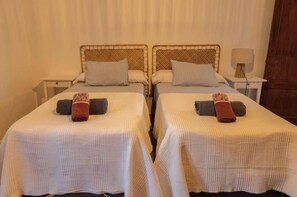 2 bedrooms, iron/ironing board, Internet, bed sheets - Casa Mari. (Agaete)