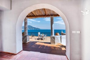 Terrace/patio - Clifftop Residence with Coastal Panoramas - Sea View Terrace (Conca dei Marini)