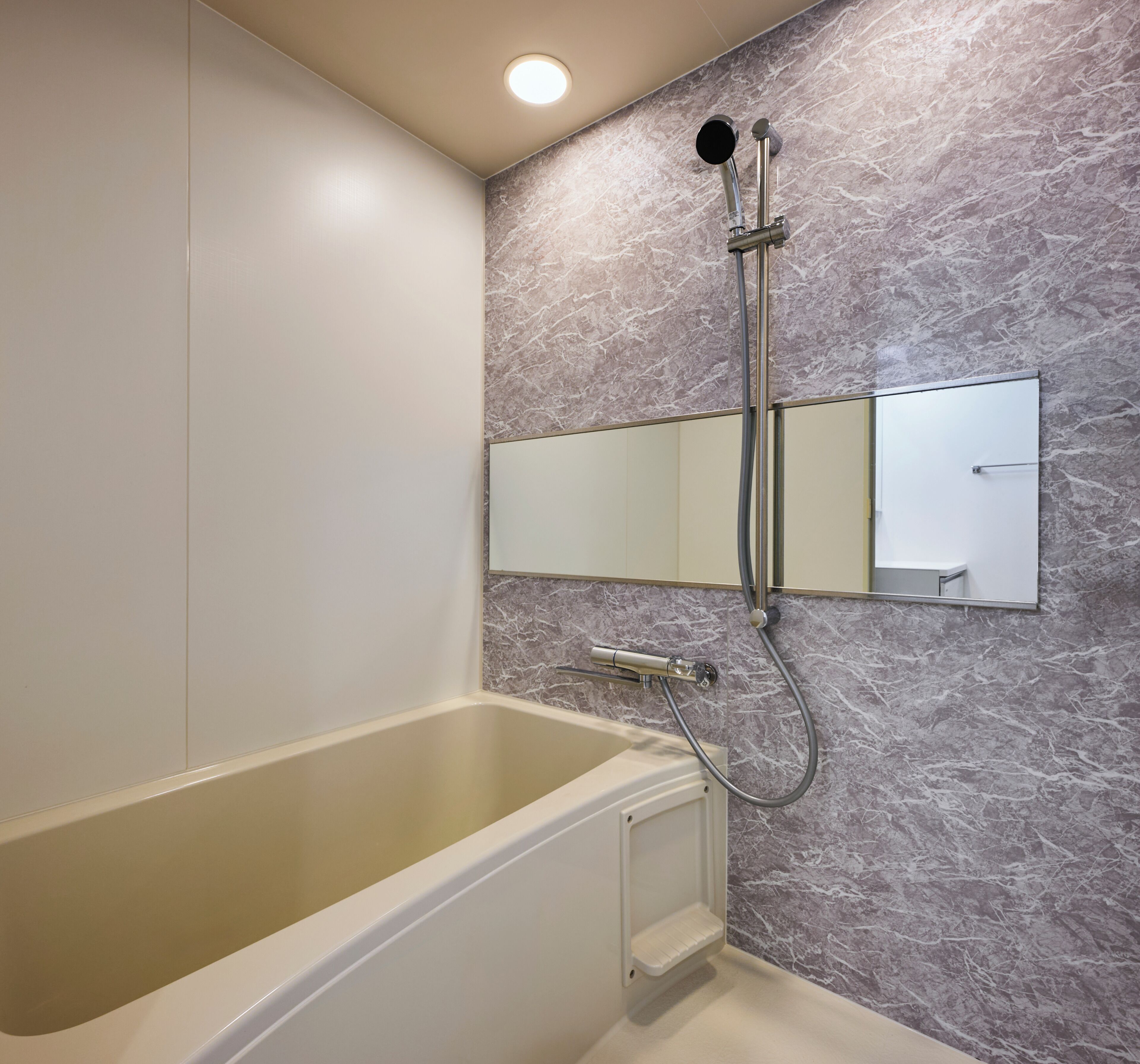 Double Room | Bathroom | Separate bathtub and shower, free toiletries, hair dryer, towels
