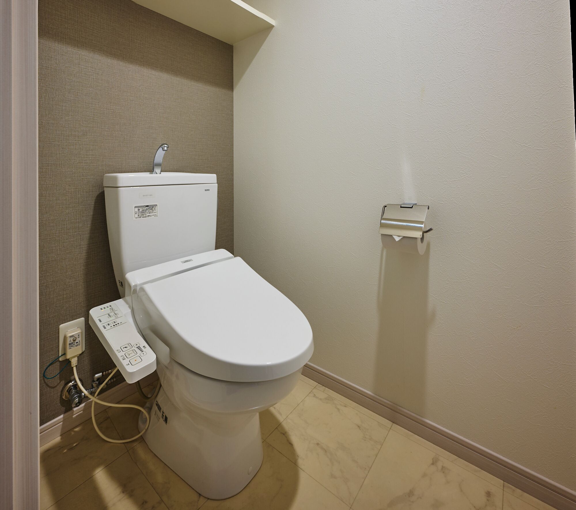 Double Room | Bathroom | Separate tub and shower, free toiletries, hair dryer, towels