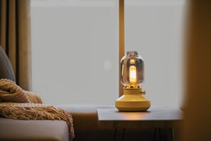 Kahden hengen huone | Oleskelualue | Taulutelevisio