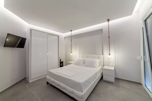 2 bedrooms, iron/ironing board, WiFi, bed sheets - Althea Suites 1 by Rentals Pro - Nea Moudania Halkidiki (Nea Moudania)