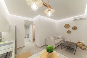 TV - Althea Suites 1 by Rentals Pro - Nea Moudania Halkidiki (Nea Moudania)