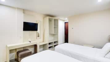 1 bedroom, desk, bed sheets