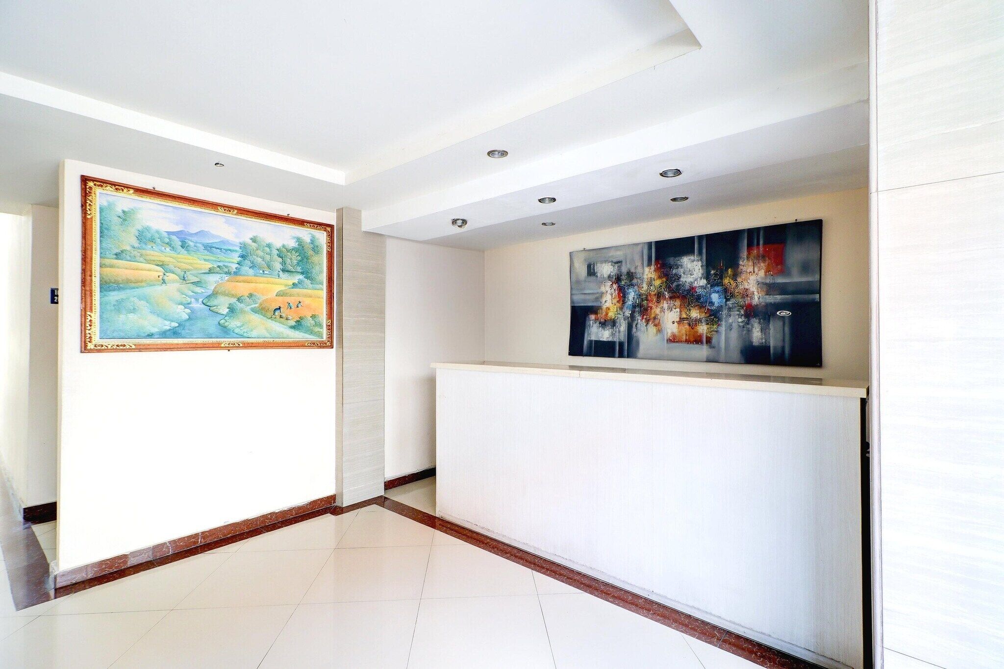 Entrance / Reception