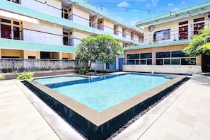 Holiday Home Swimming Pool