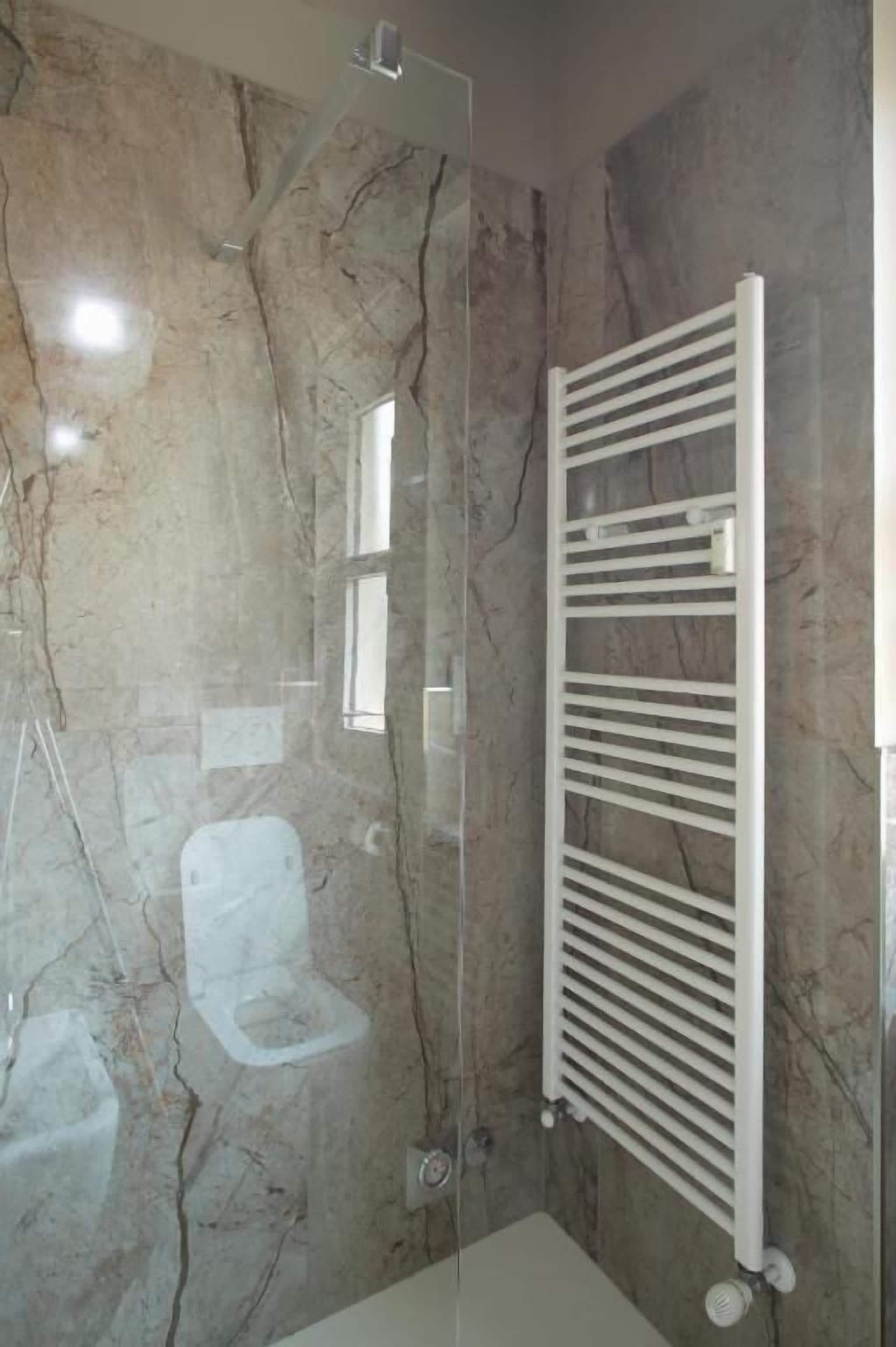 Apartamento, balcón | Baño | Artículos de higiene personal gratuitos, secador de pelo, bidé y toallas