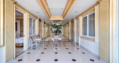 Stylish Twin Stay with Free WiFi Parking and Pool