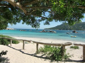 Beach - Charming mini-villa in Corsican village, with terrace-garden - sleeps 3 (San-Gavino-di-Carbini)