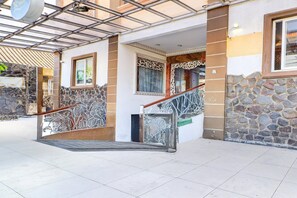 Exterior detail - Luxury Deluxe Double Escape with Free WiFi (Bali)