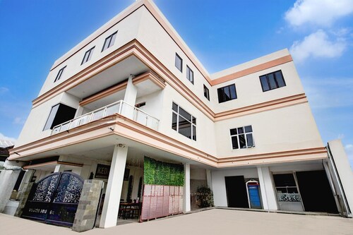 Luxury Deluxe DBL Retreat W/ Free WiFi and Parking