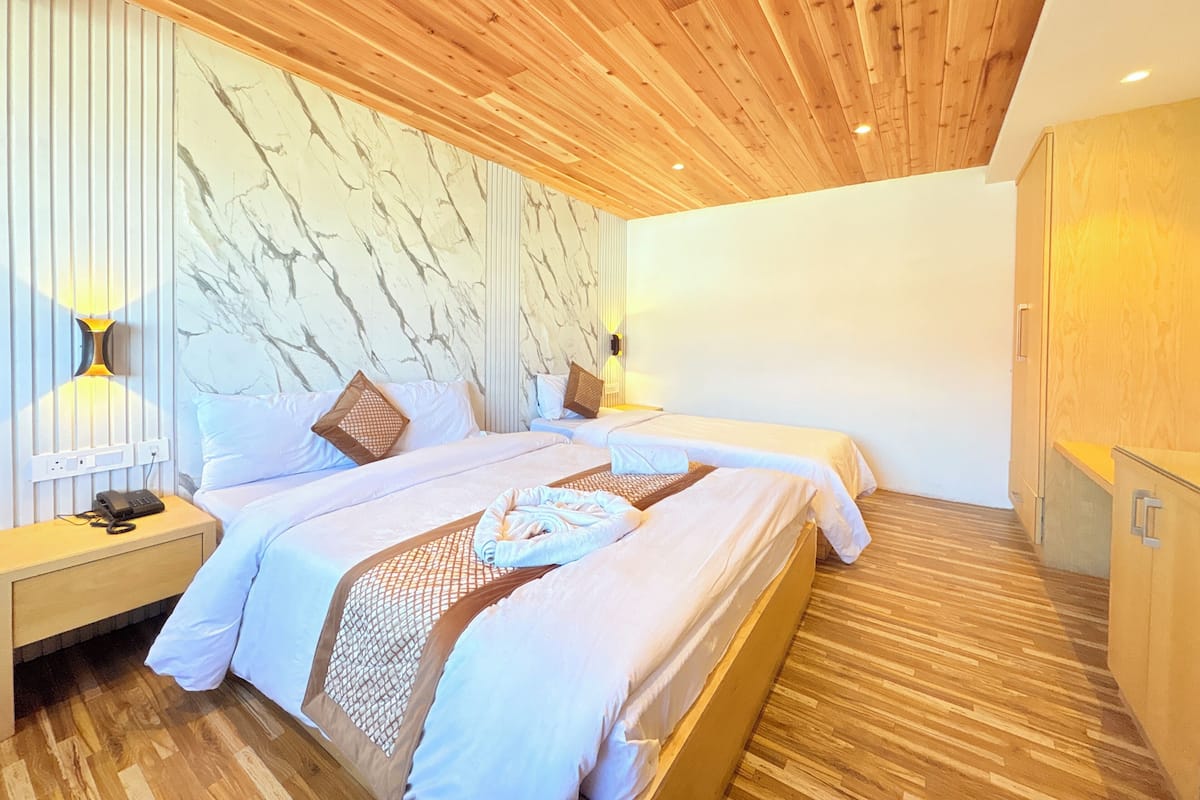 Executive Triple Room, City View