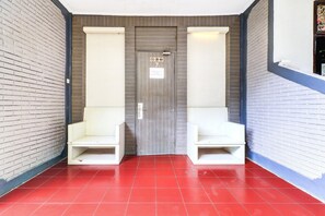 Spa - Budget Friendly Male Dorm Stay with Free WiFi (Bali)