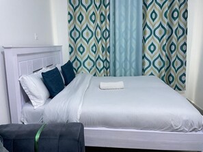 1 bedroom, iron/ironing board, WiFi, bed sheets - Modern Cozy Studio-Next to TRM Mall (Nairobi)