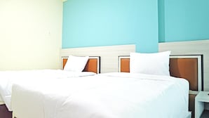WiFi (free), bed sheets