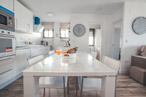 Dining - Baylight Retreat Apartment (El Puerto de Santa María)
