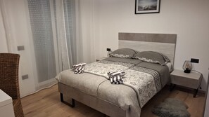 3 habitaciones, tabla de planchar con plancha y wifi gratis 