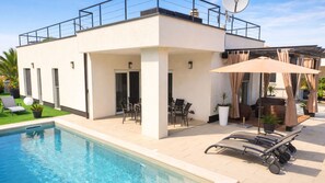 Pool - Villa Palma-Peroj by Villas Guide (Peroj)
