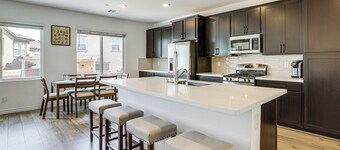 Modern Henderson Townhome w/ Shared Backyard!