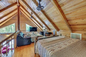 Room - Fish & Float at Natural Springs! Log Cabin in Bell (Bell)