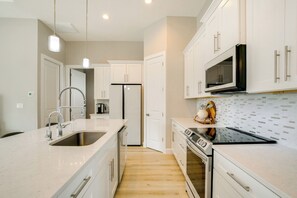 Private kitchen - 3 Mi to Manasota Beach! Sleek Home w/ Lanai (Venice)