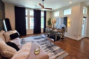 Interior - Wonderland 3bd Escape Near Downtown Houston (Houston)
