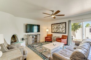 Living area - Families Welcome! Desert Oasis 3 Mi to Old Town (Scottsdale)